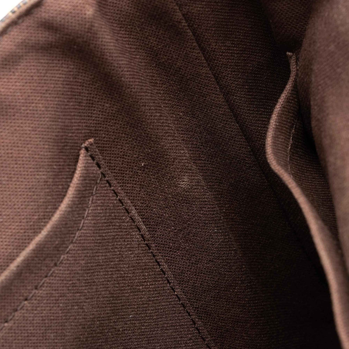 LV Damier Ebene District MM Messenger Bag