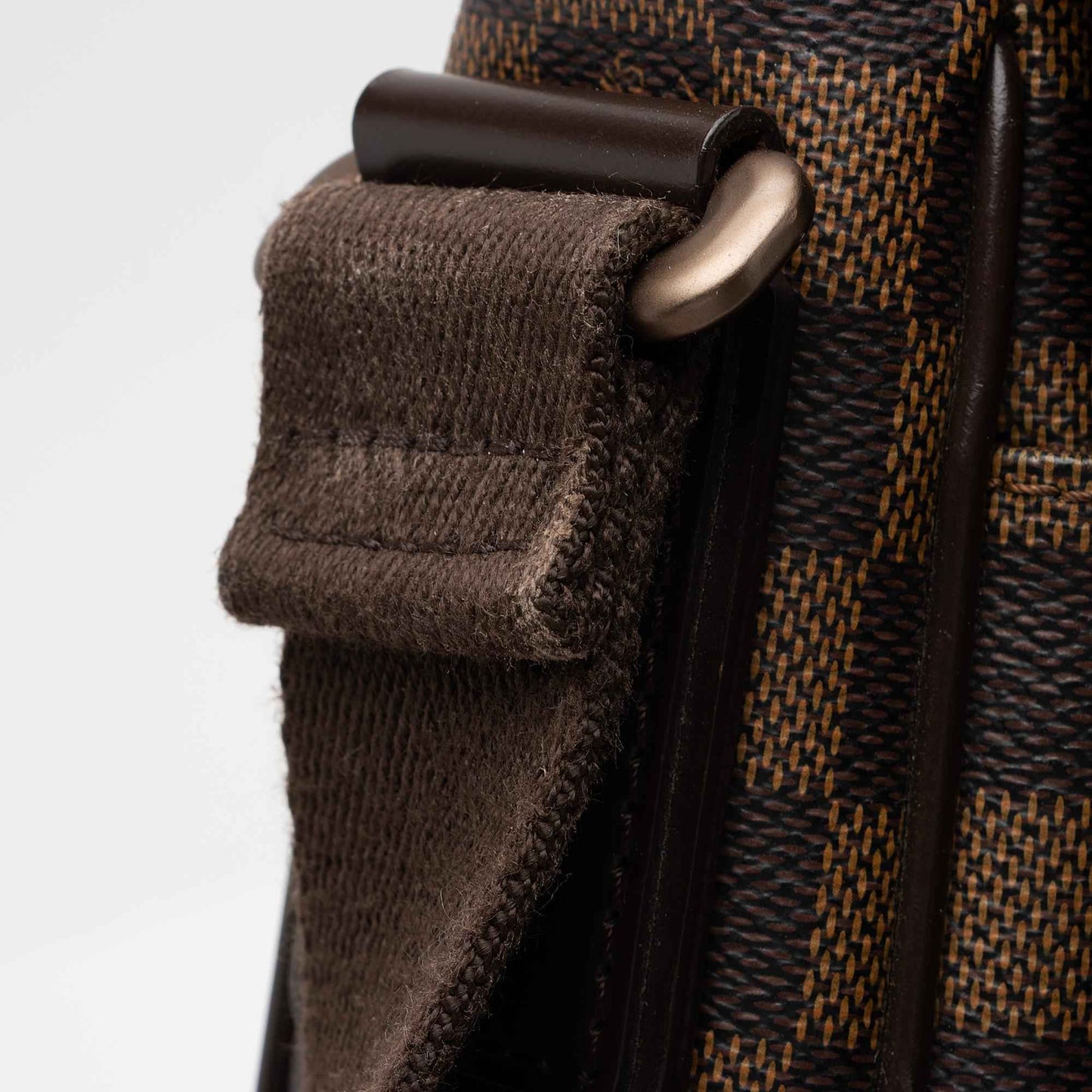 LV Damier Ebene District MM Messenger Bag