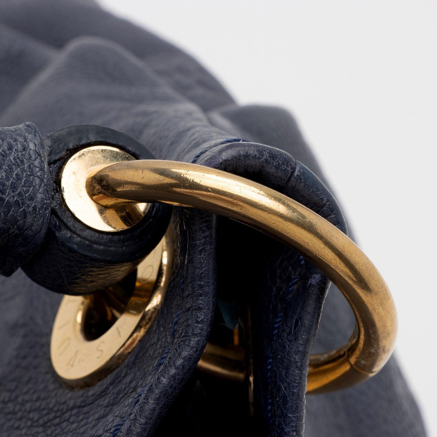 Wolvess Monogram Empreinte Artsy MM Shoulder Bag - Wolvess