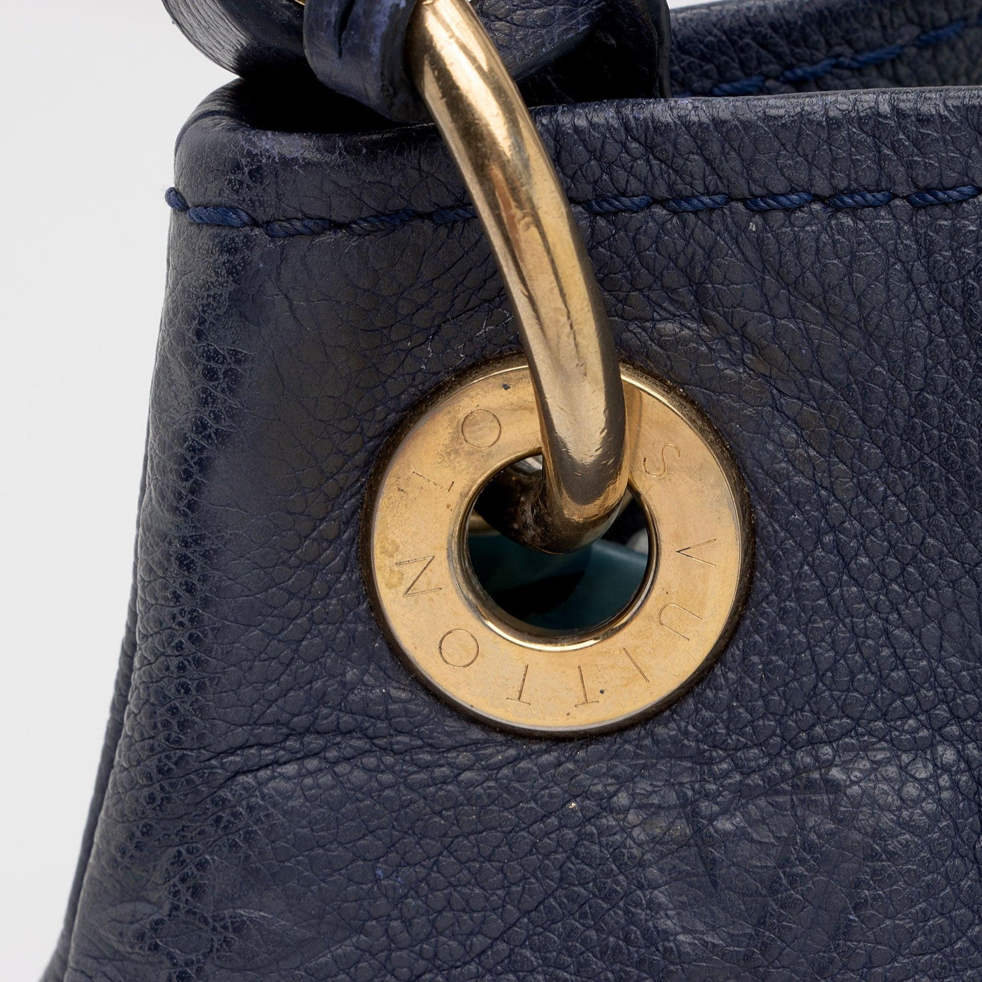 Wolvess Monogram Empreinte Artsy MM Shoulder Bag - Wolvess