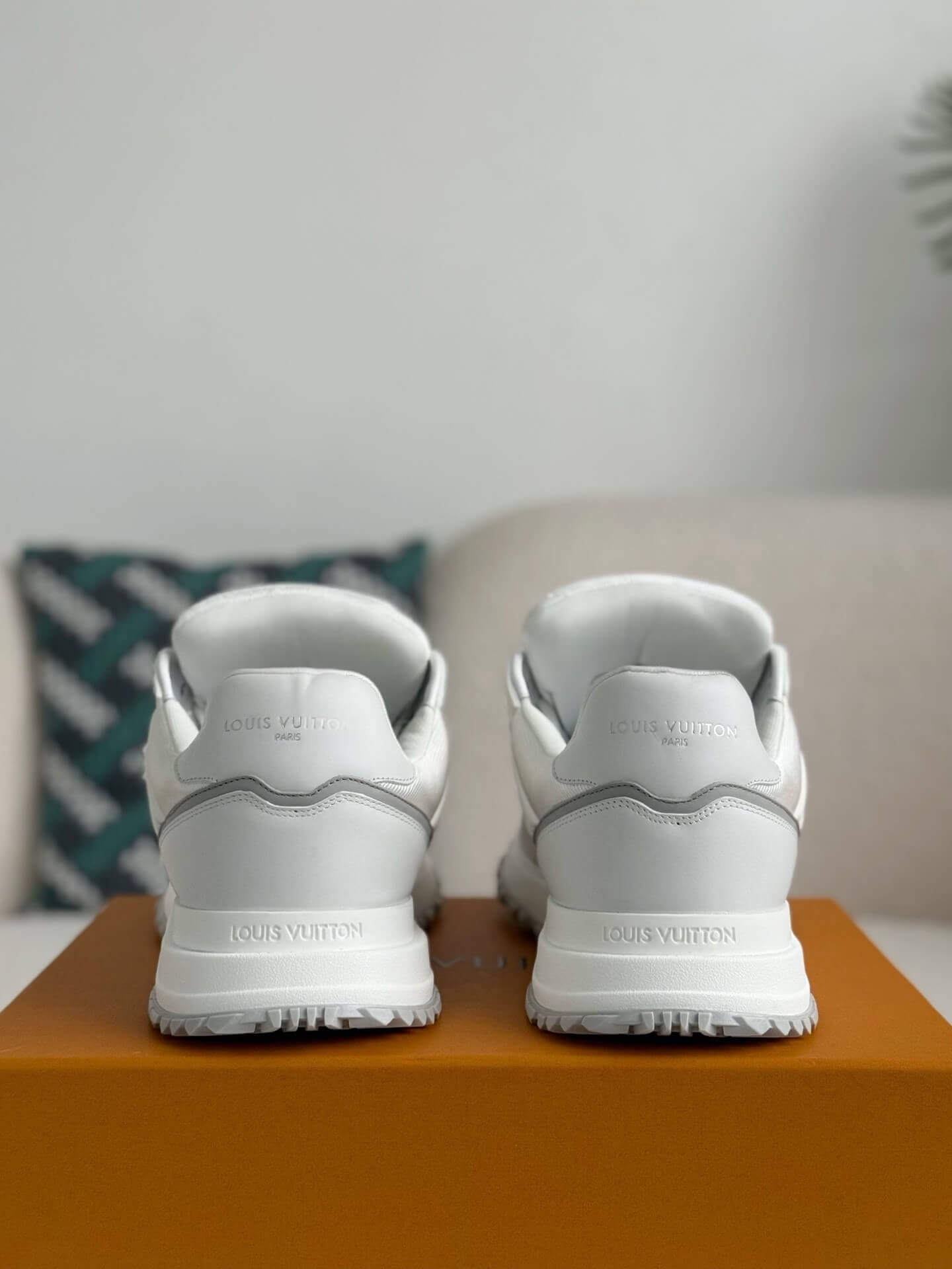 White Run Away L V Maxi Sneakers - Wolvess