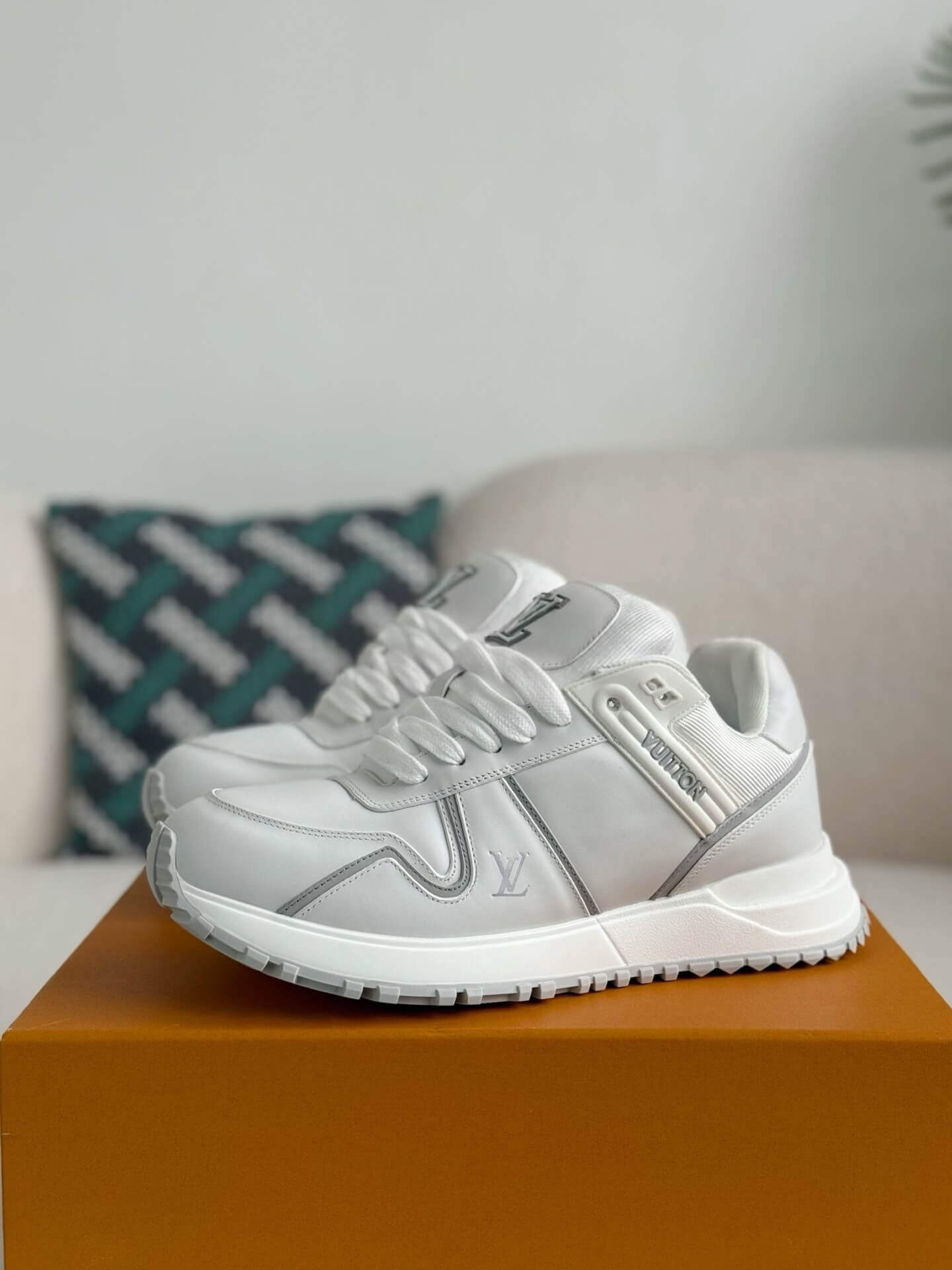 White Run Away L V Maxi Sneakers - Wolvess