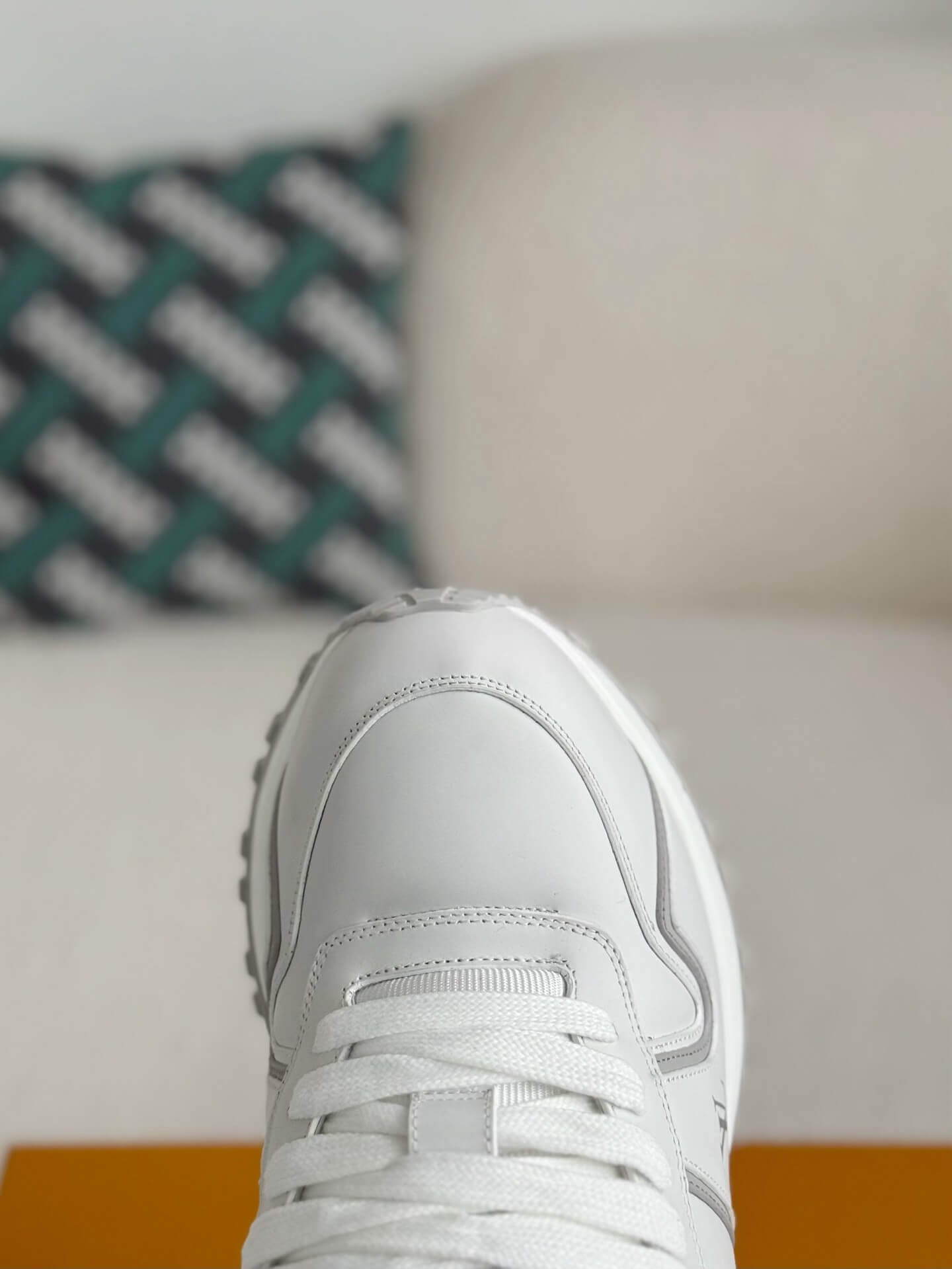 White Run Away L V Maxi Sneakers - Wolvess