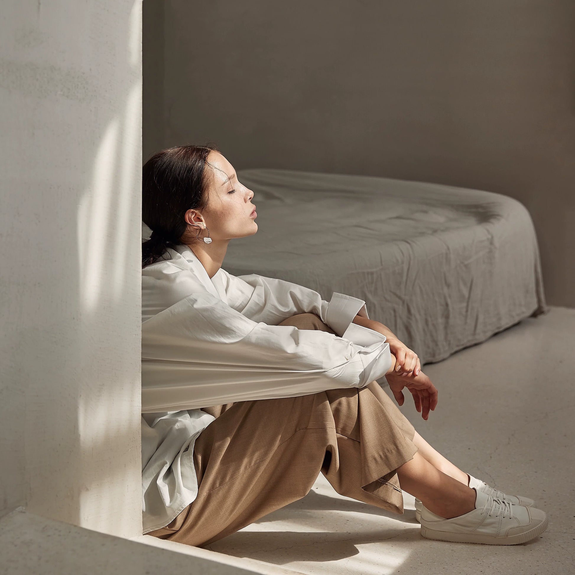 White Low-Top Lace-Up Sneakers - Wolvess