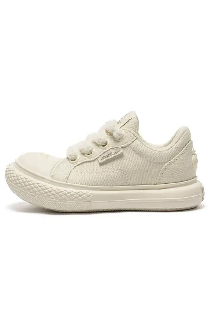 Fuzzy Lace Canvas Sneakers Triple Cream - Wolvess