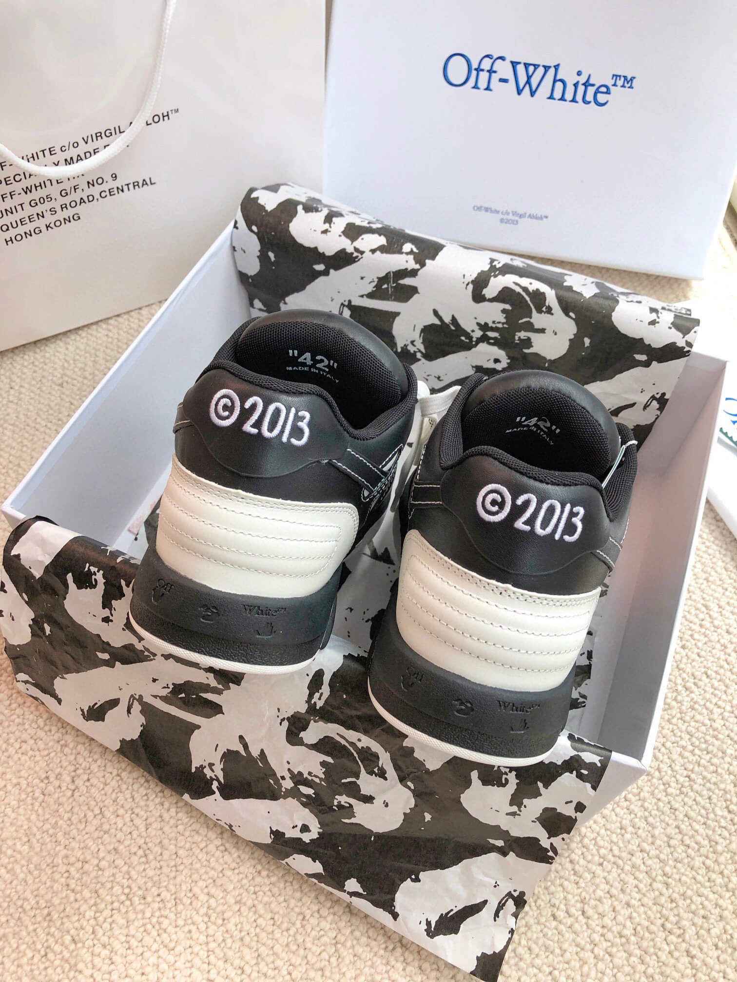 Off-White 'Out of Office' - White/Black Sneakers