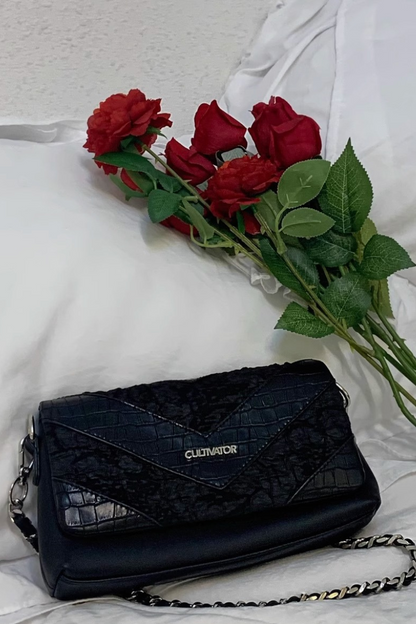 Snake Pattern Chain Shoulder Bag