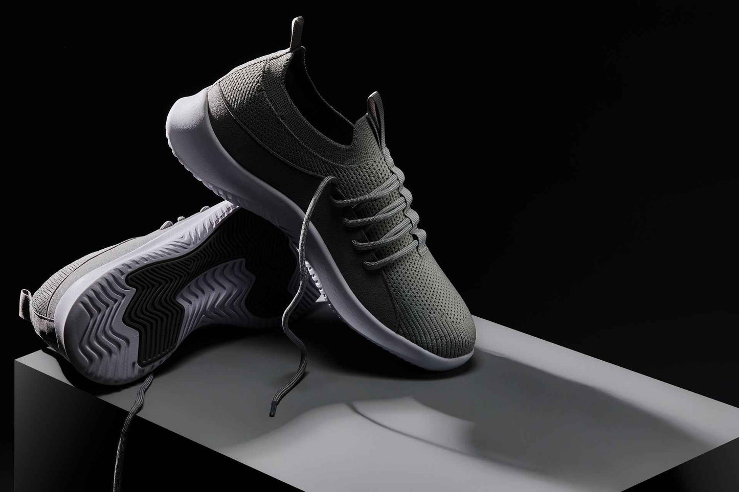 CALTO - Q134 - 2.4 Inches Taller (Light Gray/White Sole) - Ultra Lightweight Sneakers Tallmenshoes.com