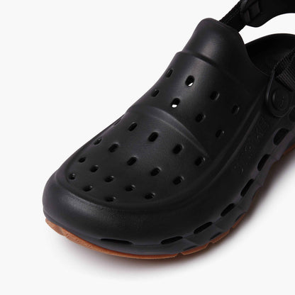 Dogtooth Clog