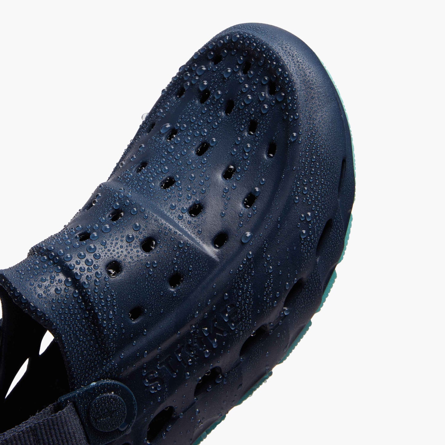 Dogtooth Clog