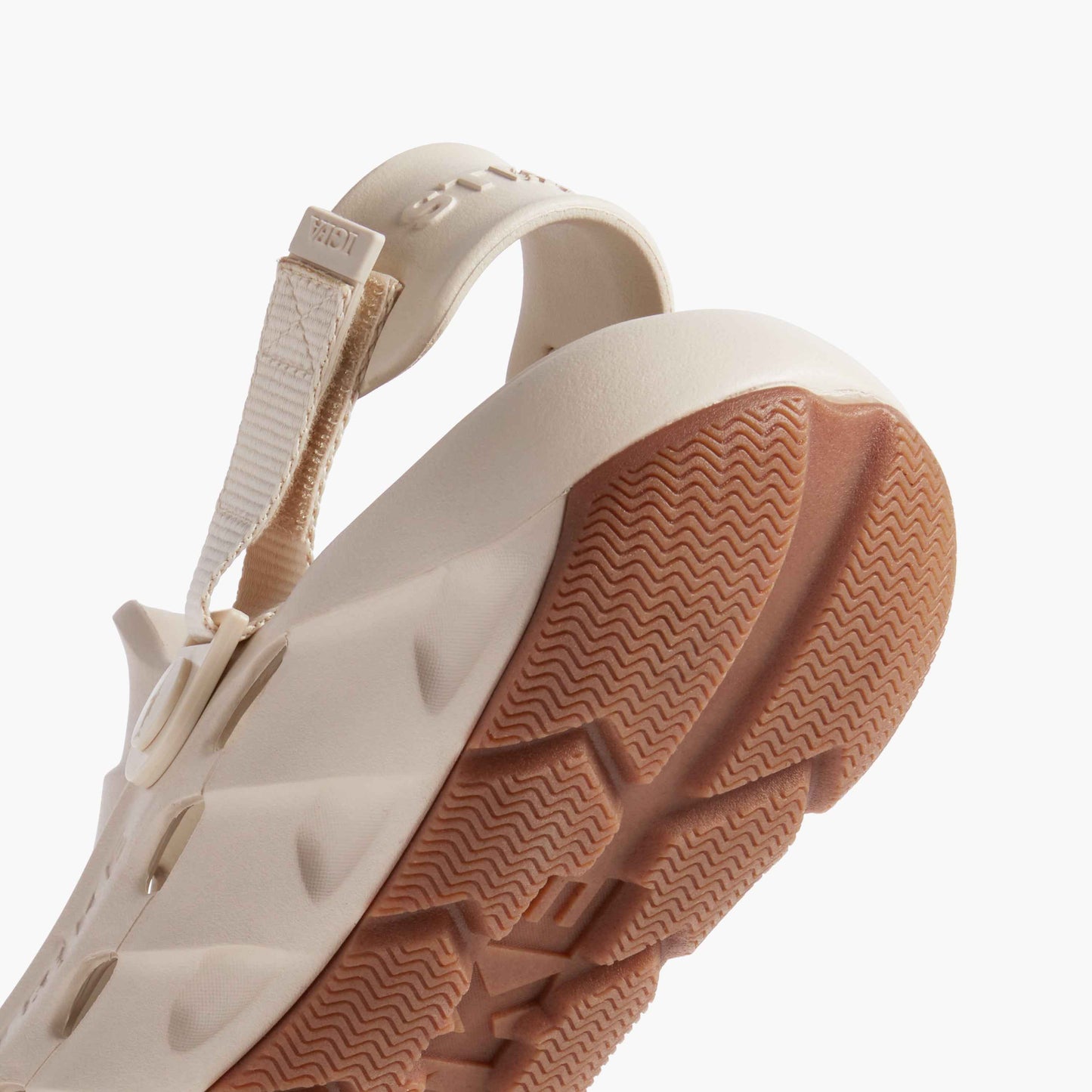 Dogtooth Clog
