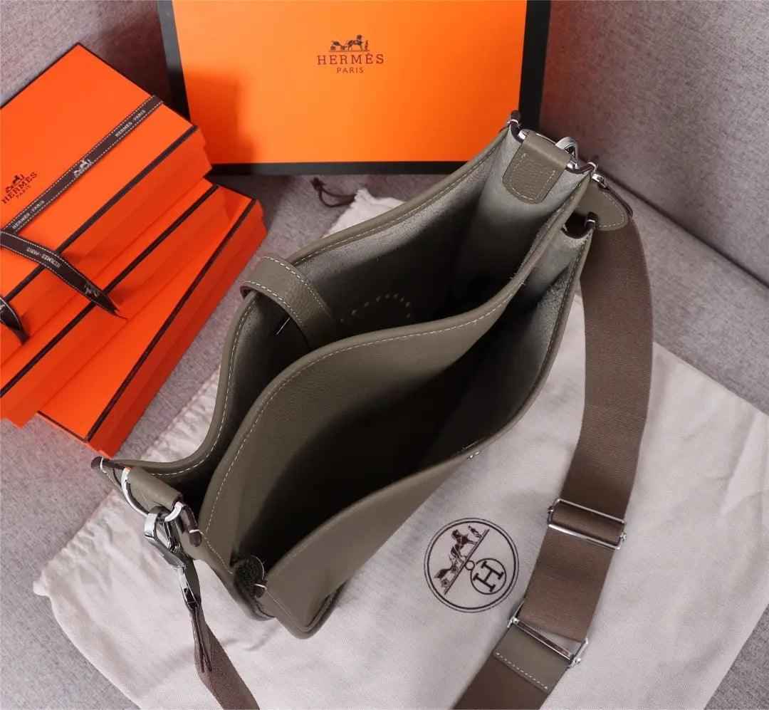 Sneakernational - Evelyne Bag 008