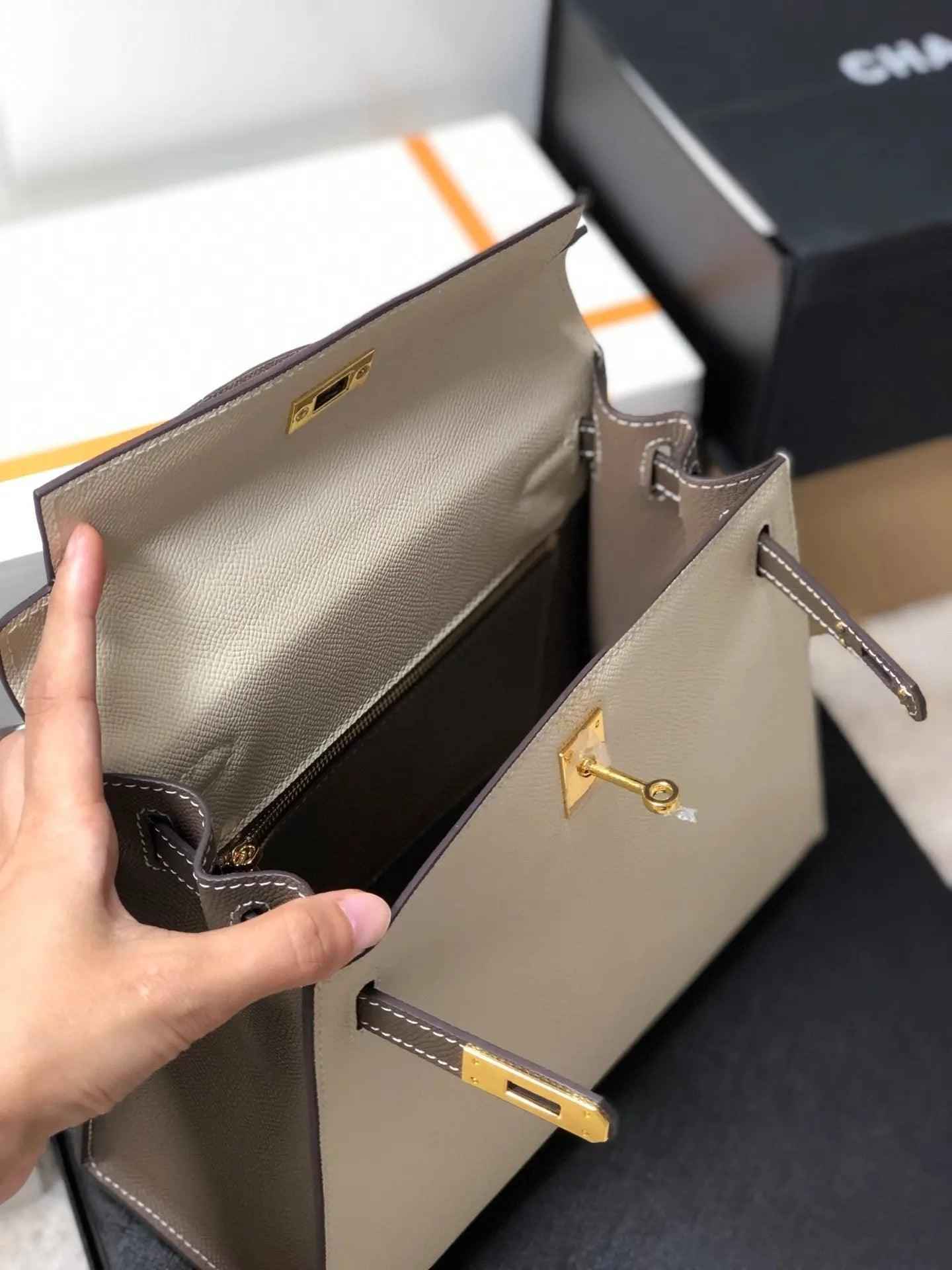 Sneakernational - Kelly Bag 0015