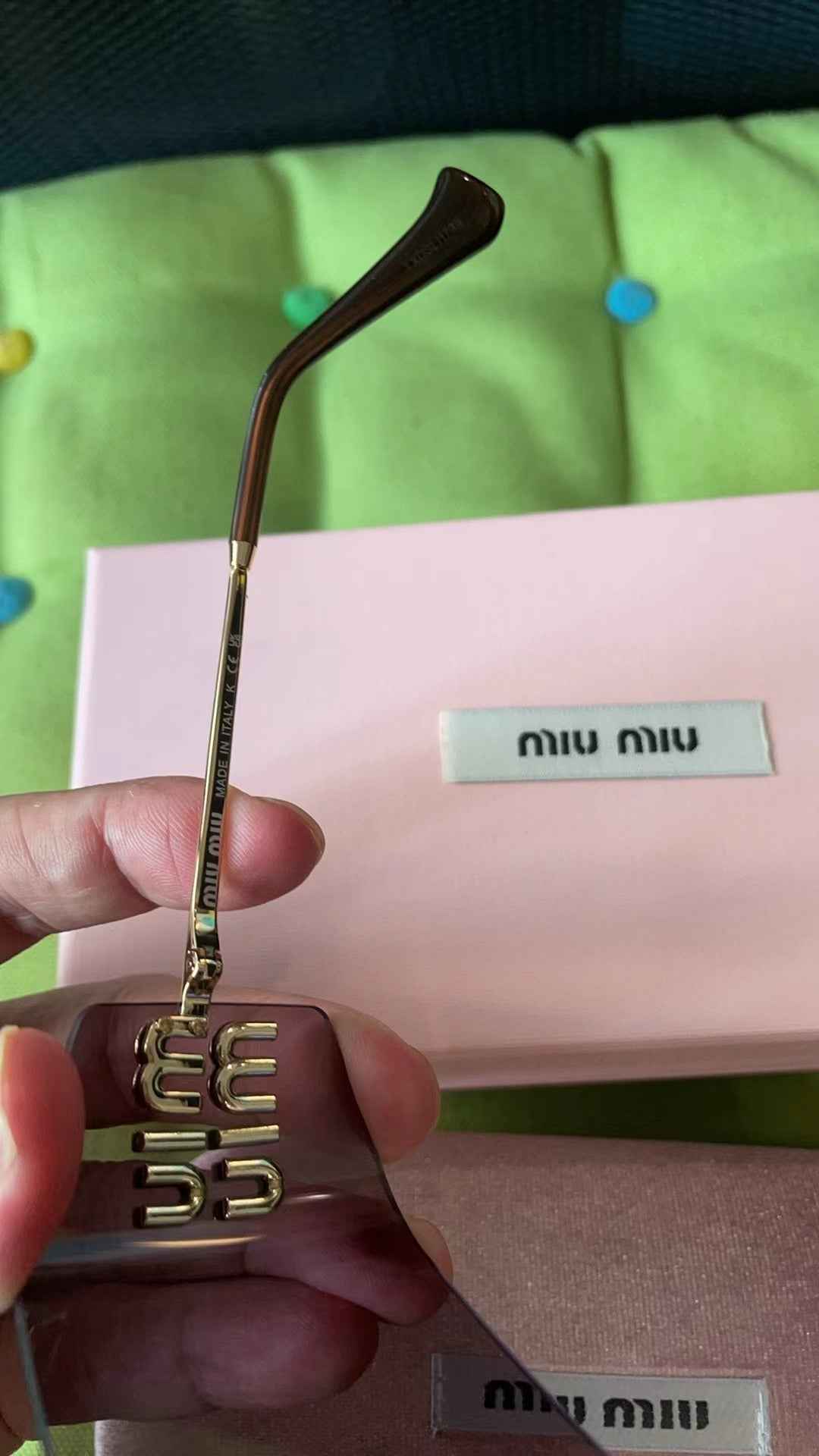 Men's and women's accessories sunglasses Miu