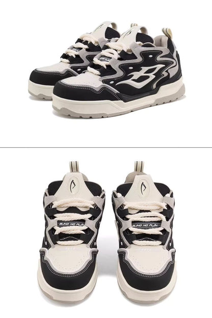 Black and White Retro Wave Sneakers - Wolvess