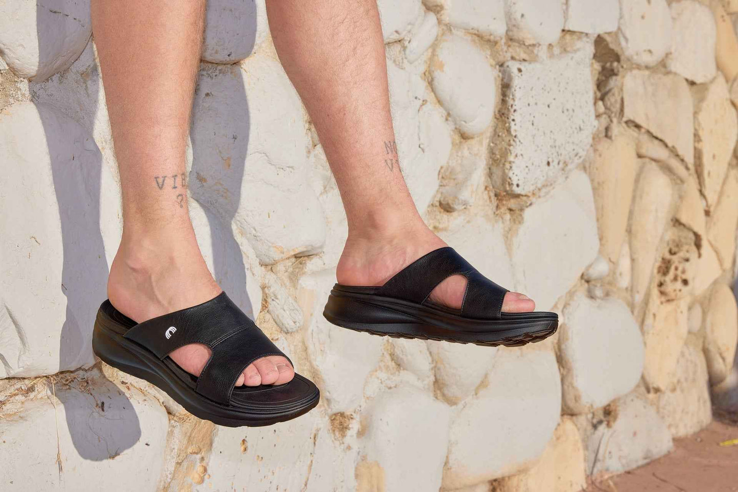CALTO - X1655 - 2 Inches Taller (Black/Grainy Black) Tallmenshoes.com