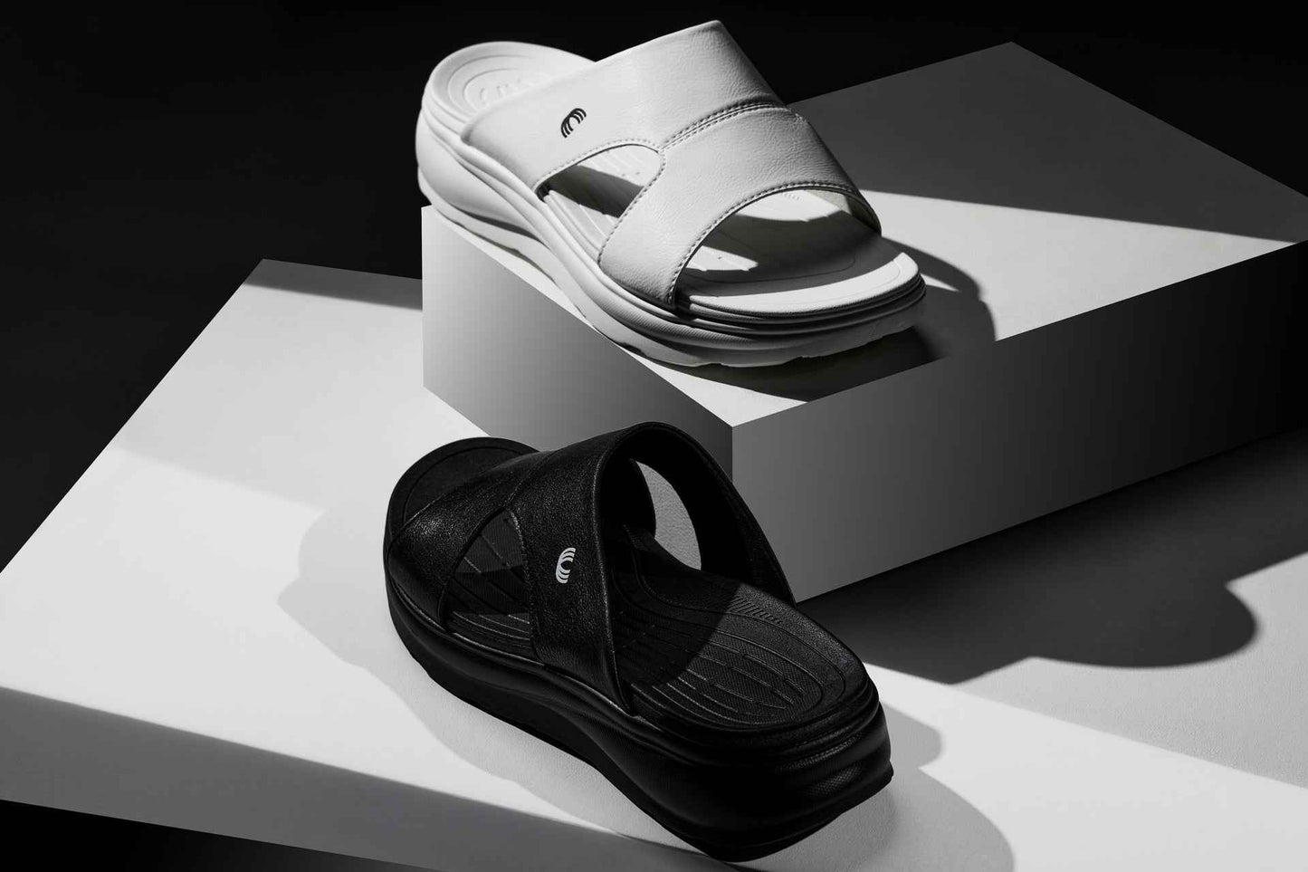 CALTO - X1656 - 2 Inches Taller (White/Grainy White) Tallmenshoes.com