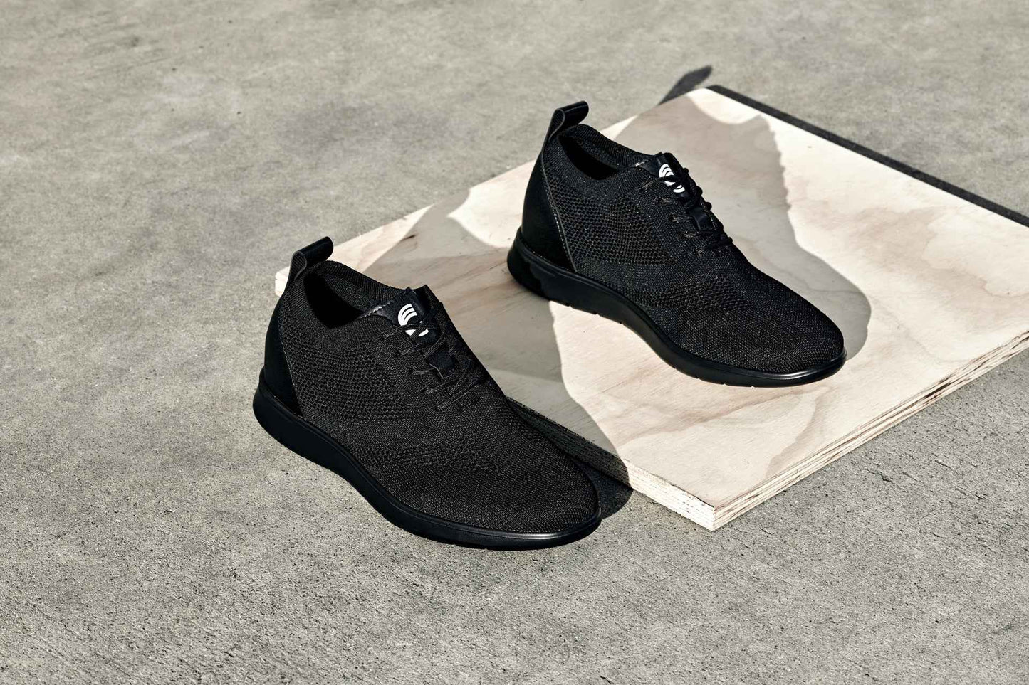 CALTO - X2211 - 2.4 Inches Taller (Black/Black Sole) - Lace Up Casual Walker - Lightweight Tallmenshoes.com