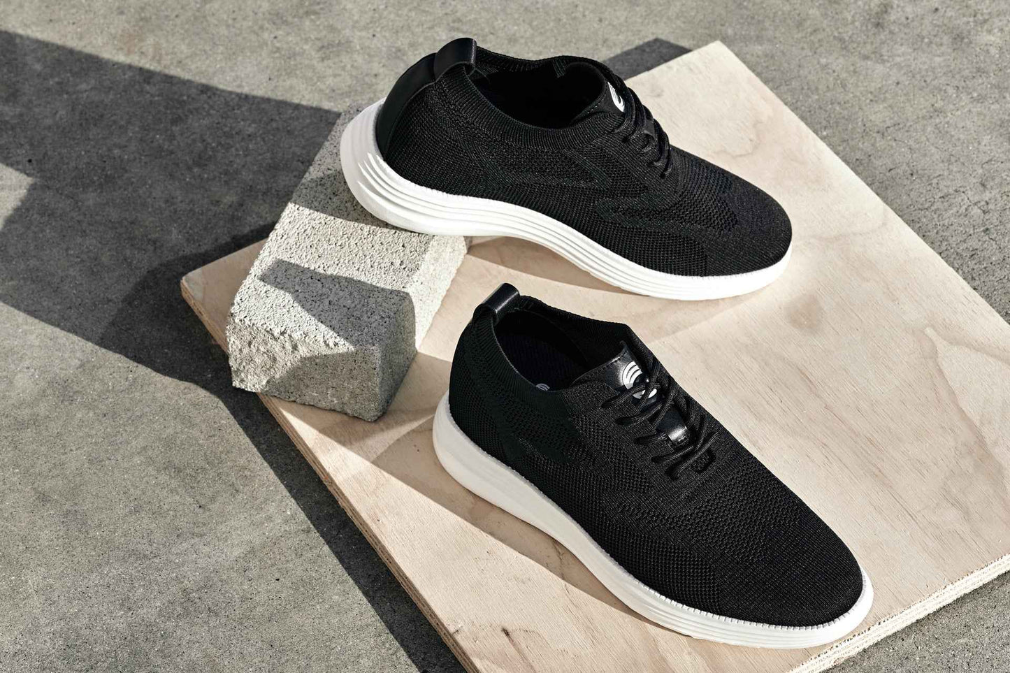 CALTO - X2632 - 2.8 Inches Taller (Black/White Sole) - Lace Up Casual Walker - Lightweight Tallmenshoes.com