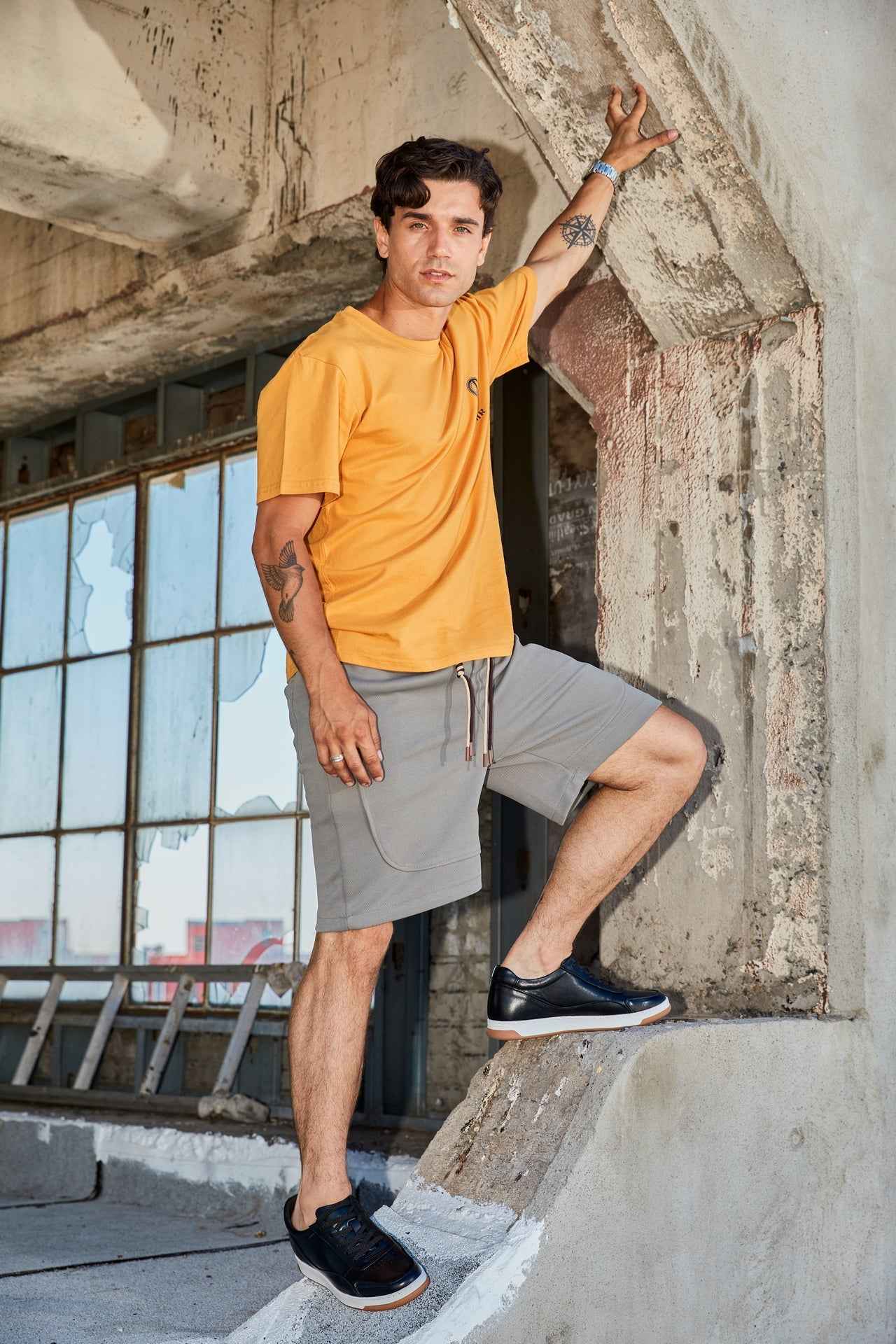 CALTO - Y7885 - 2.6 Inches Taller (Black/White & Gum Sole) - Elevated Leather Sneakers Tallmenshoes.com