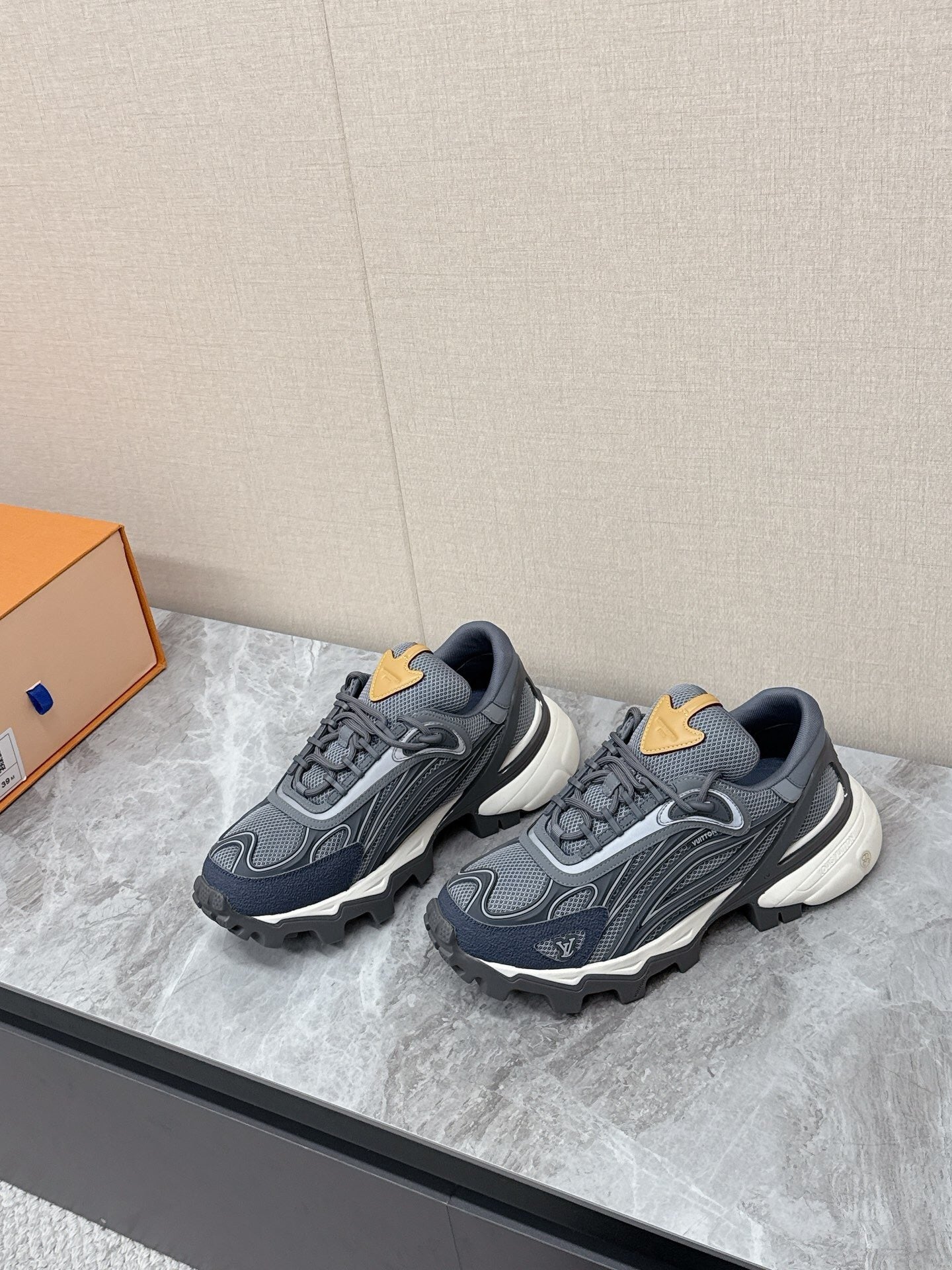 LV Monogram Runner AS00440 - Wolvess