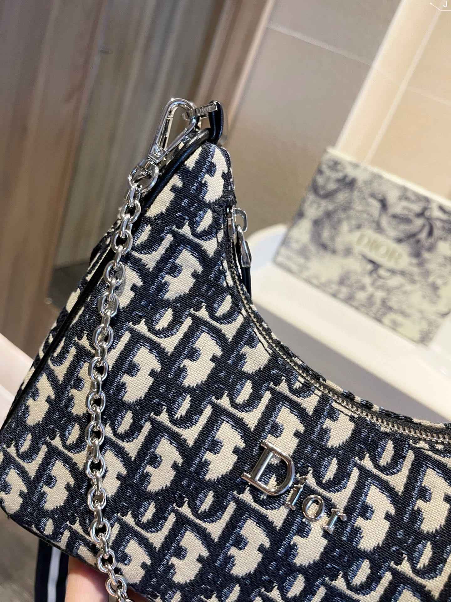 VL - Luxury Edition Bags DIR 302