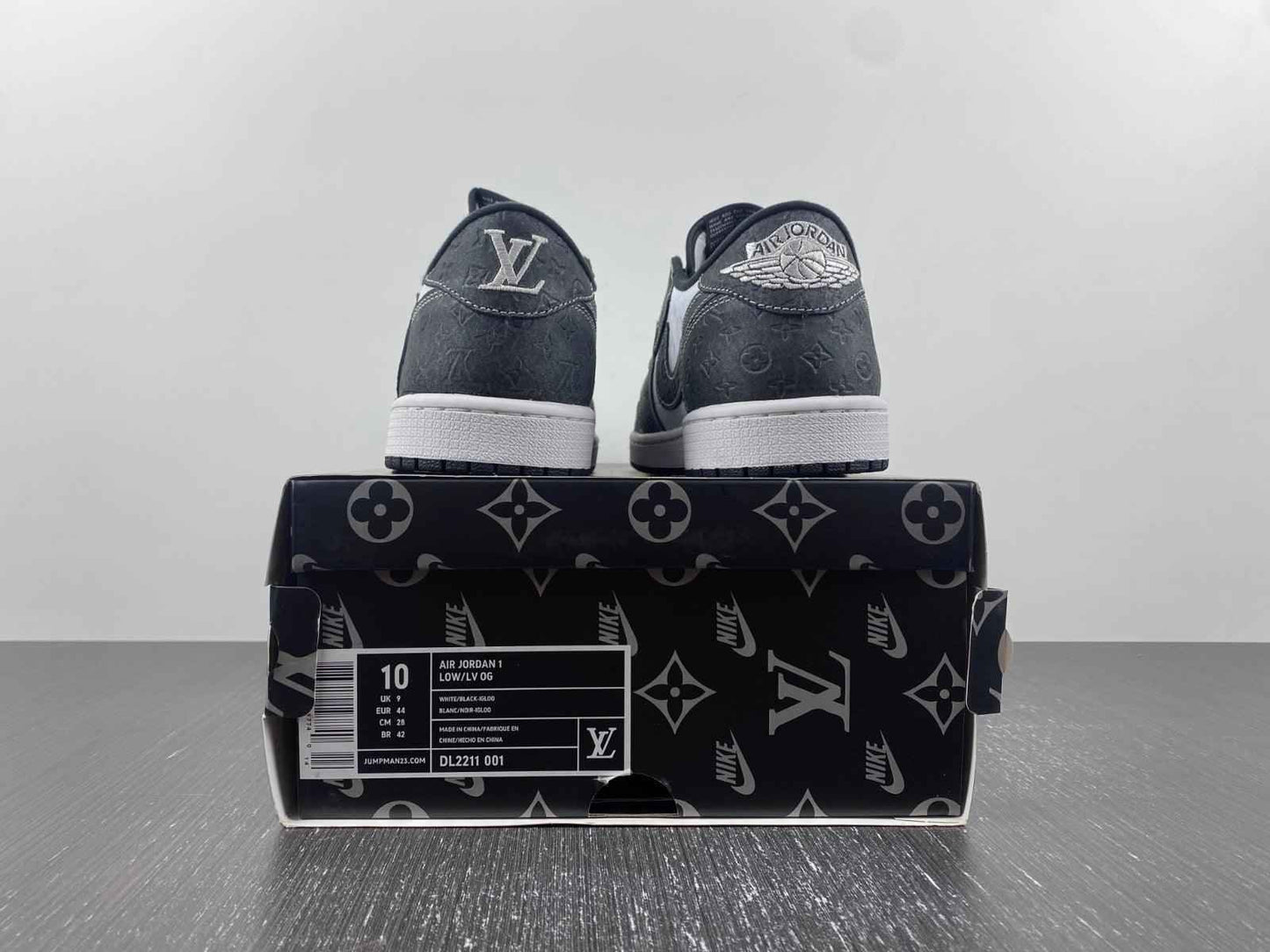 Custom Air Jordan 1 x LV dl2211-001 - Exclusive Sneakers
