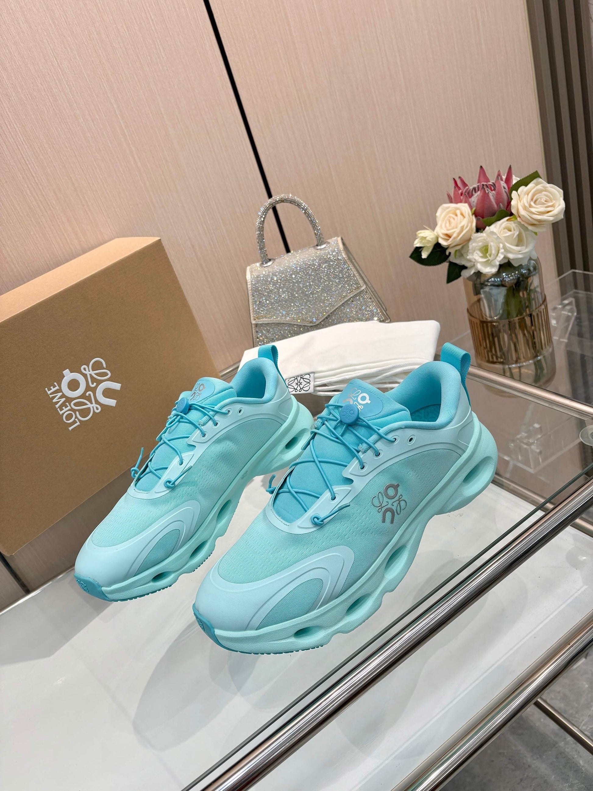 LOEWE x On Cloudsolo loewe