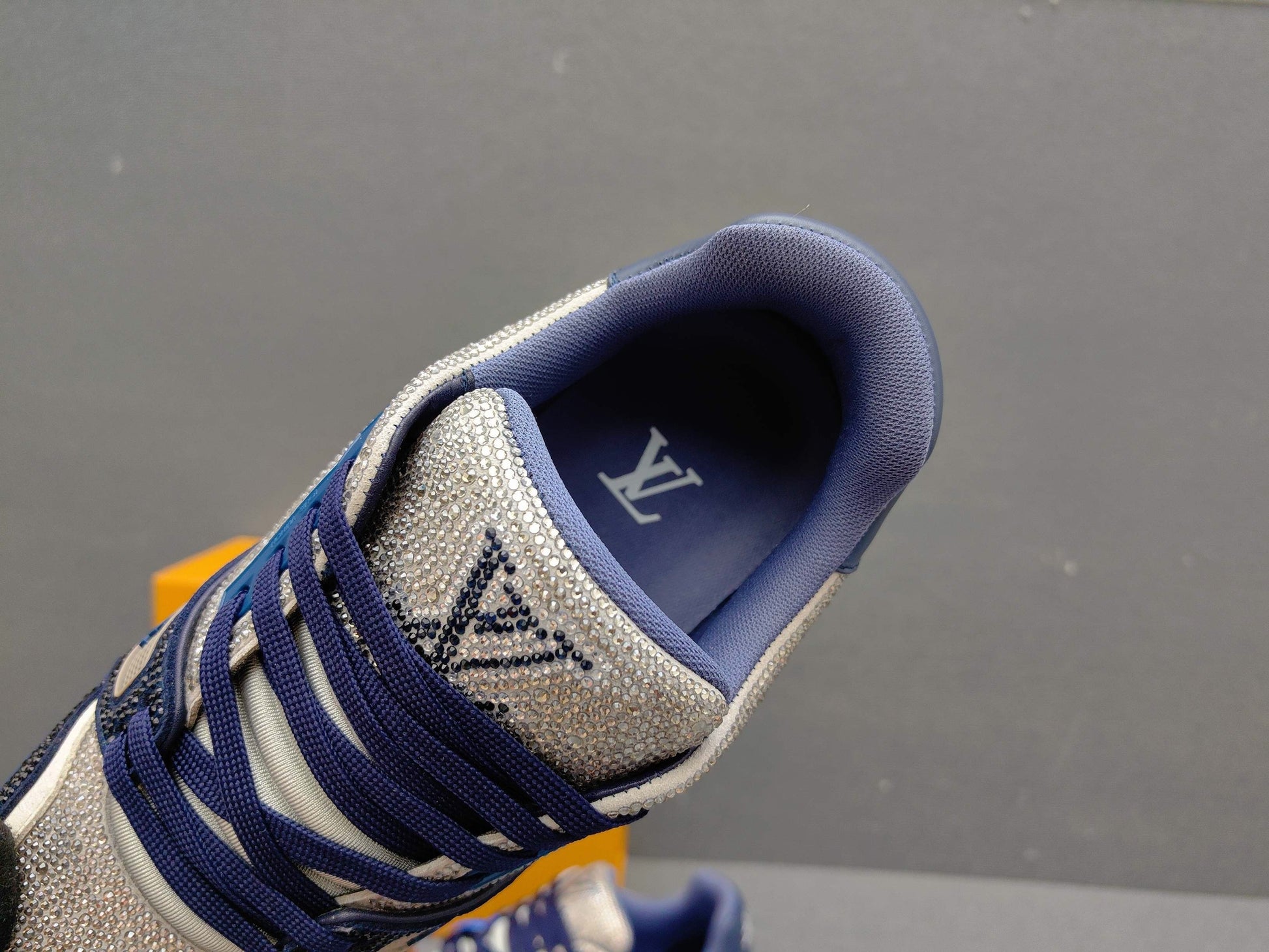 Virgil Abloh x LV Monogram Sneakers AS00400-02 air force 1 low