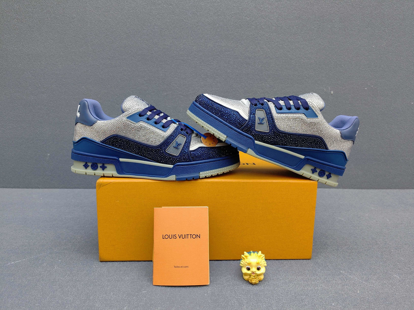 Virgil Abloh x LV Monogram Sneakers AS00400-02 air force 1 low
