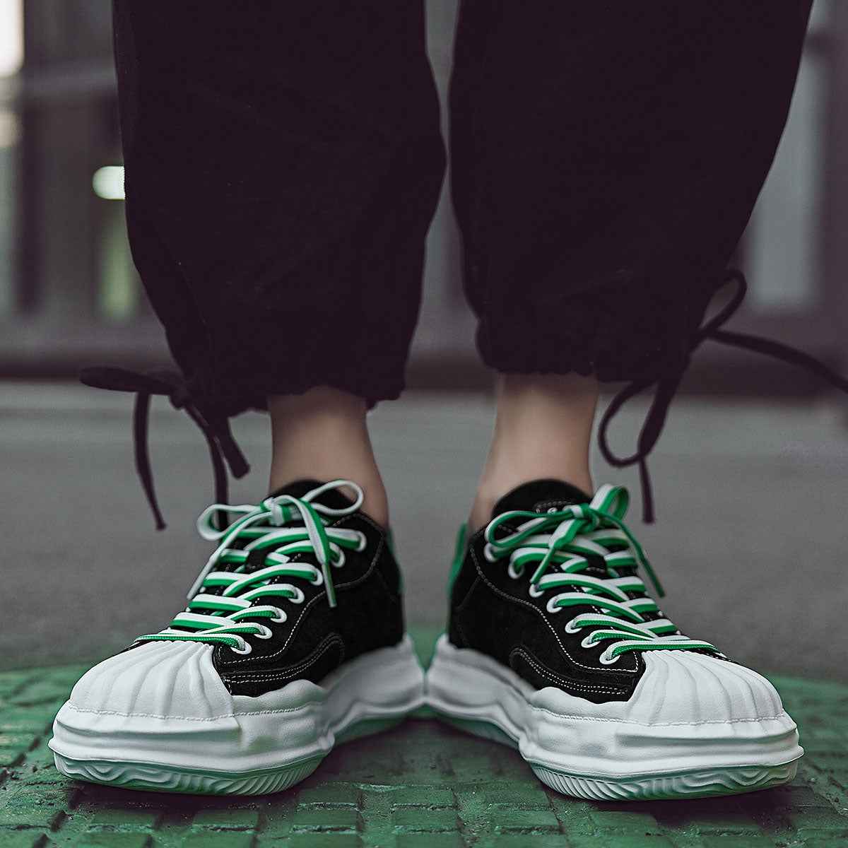 LQ225 EMA 11 Sneakers