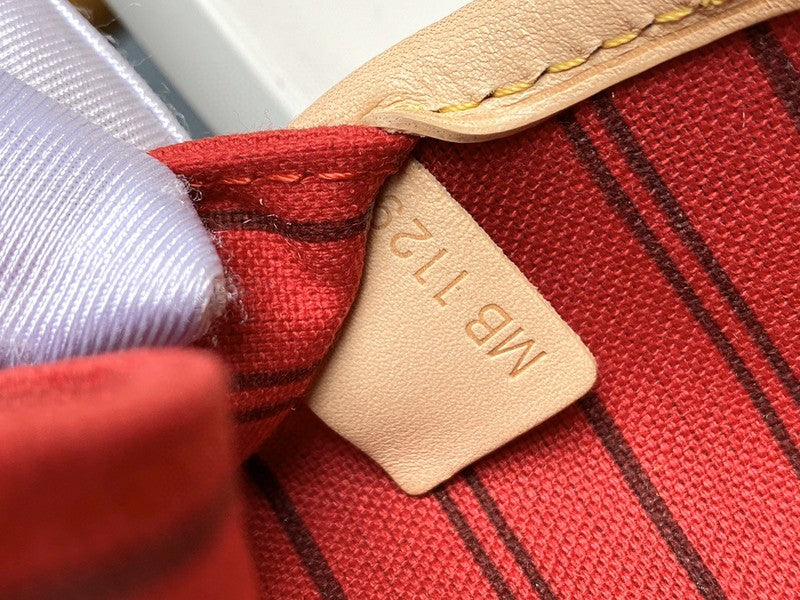 Wolvess - LOV Bags - 1613 Wolvess