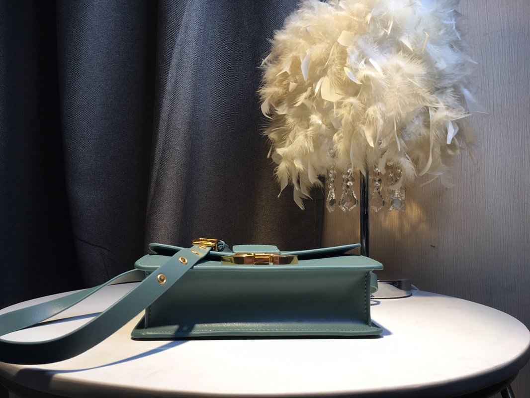 VL - Luxury Edition Bags DIR 239