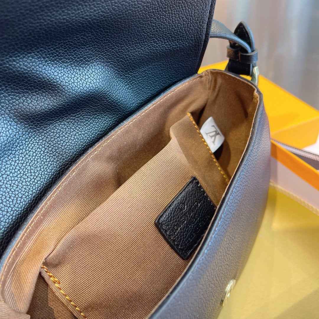 VL - Luxury Edition Monogram Bags LUV 516