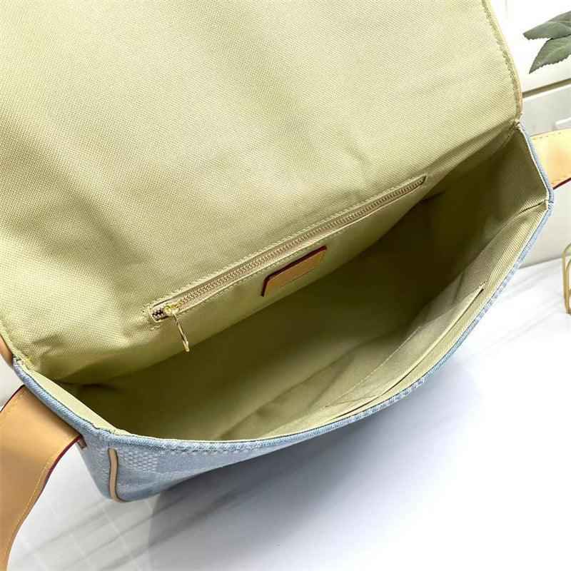 Sneakernational LuVi Paris Bag M40743