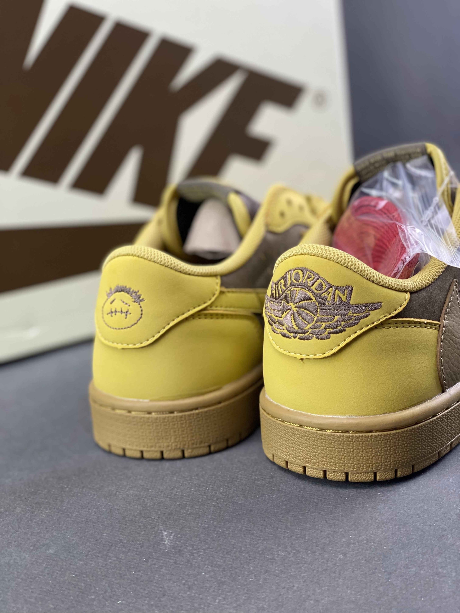 Custom Air Jordan 1 Low x Travis Scott DM7866 665