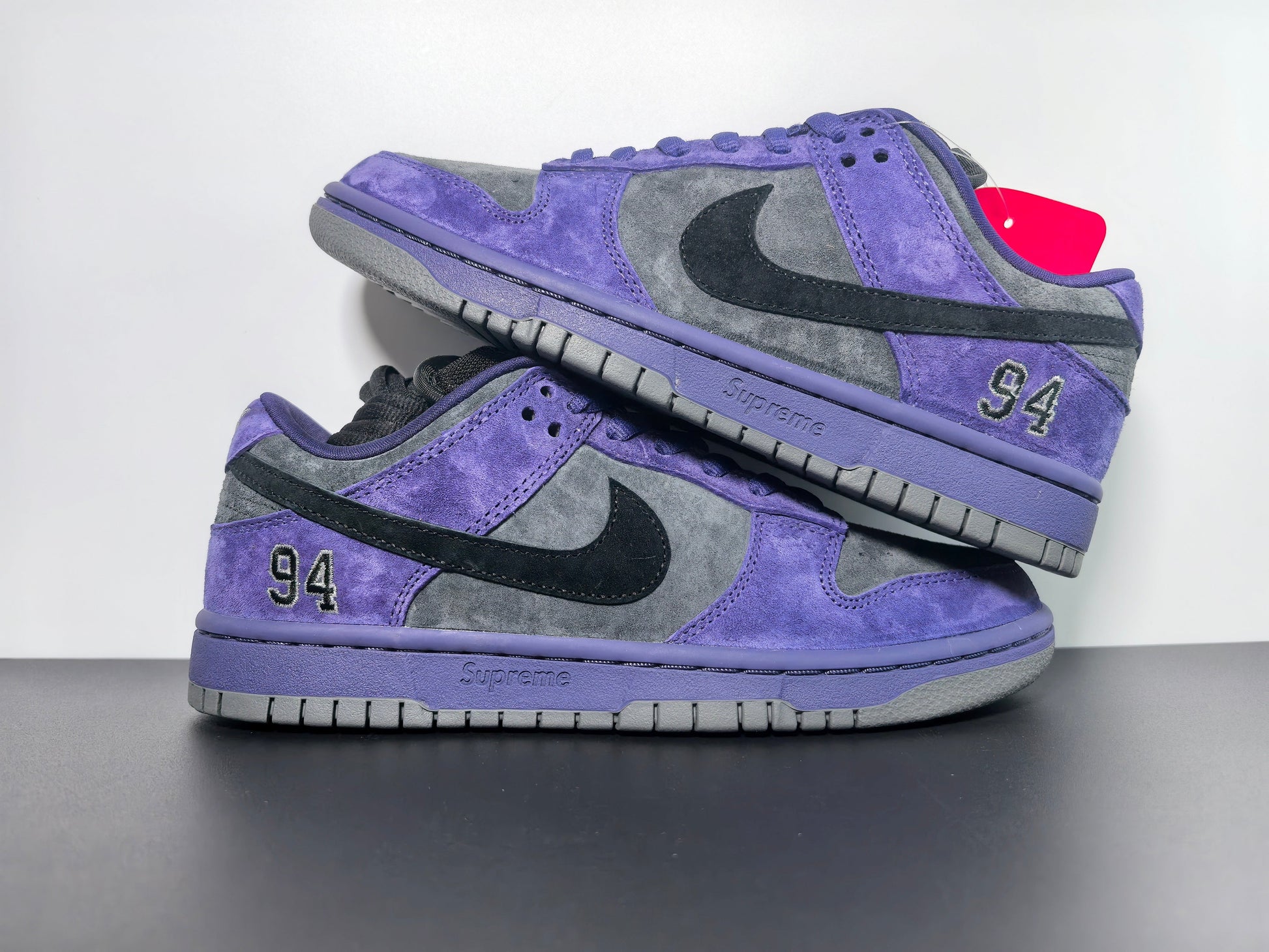 Supreme x Dunk SB LOW PRO OG QS Luxury Urban Wear