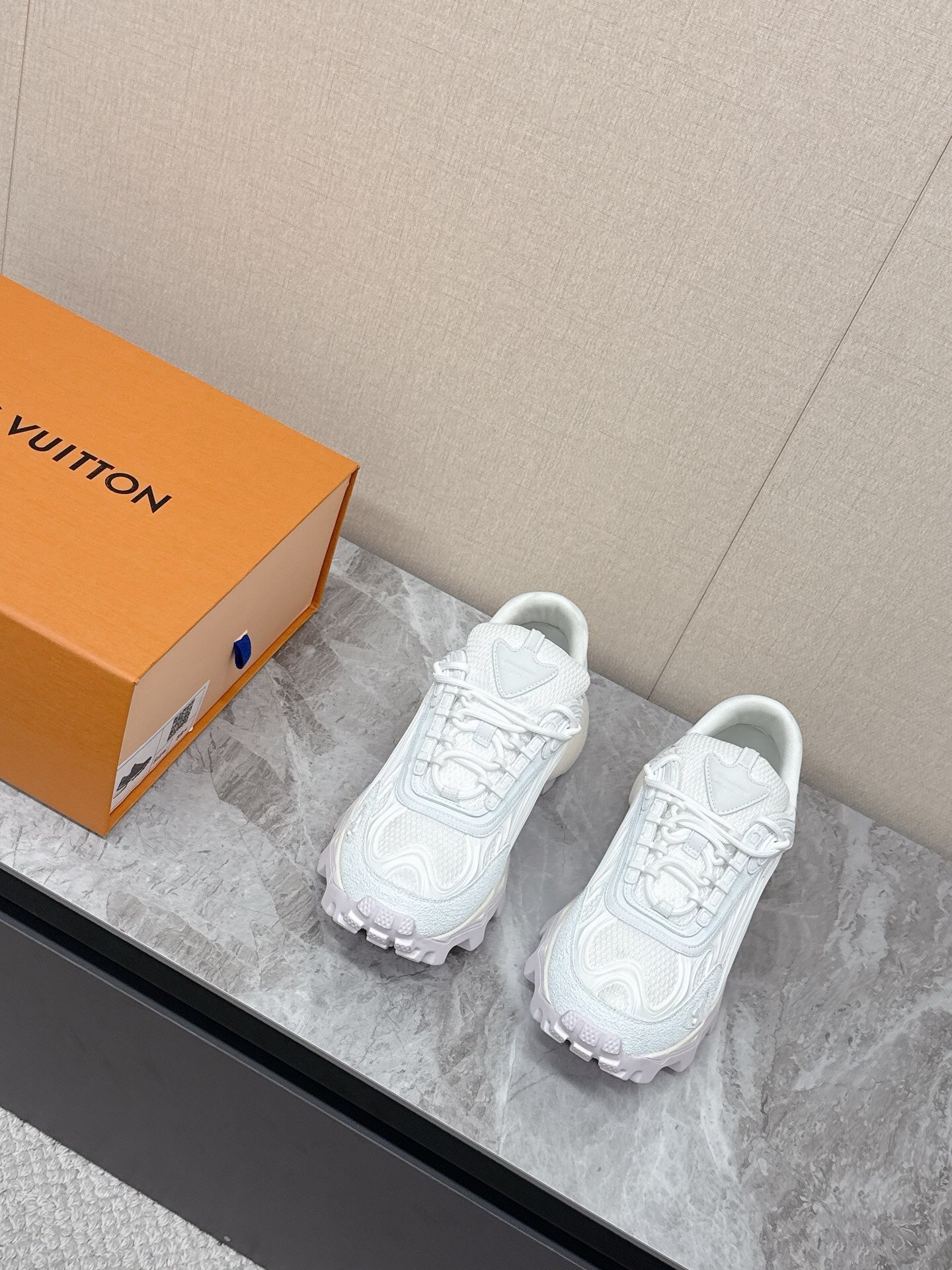 LV Monogram Runner AS00440 - Wolvess