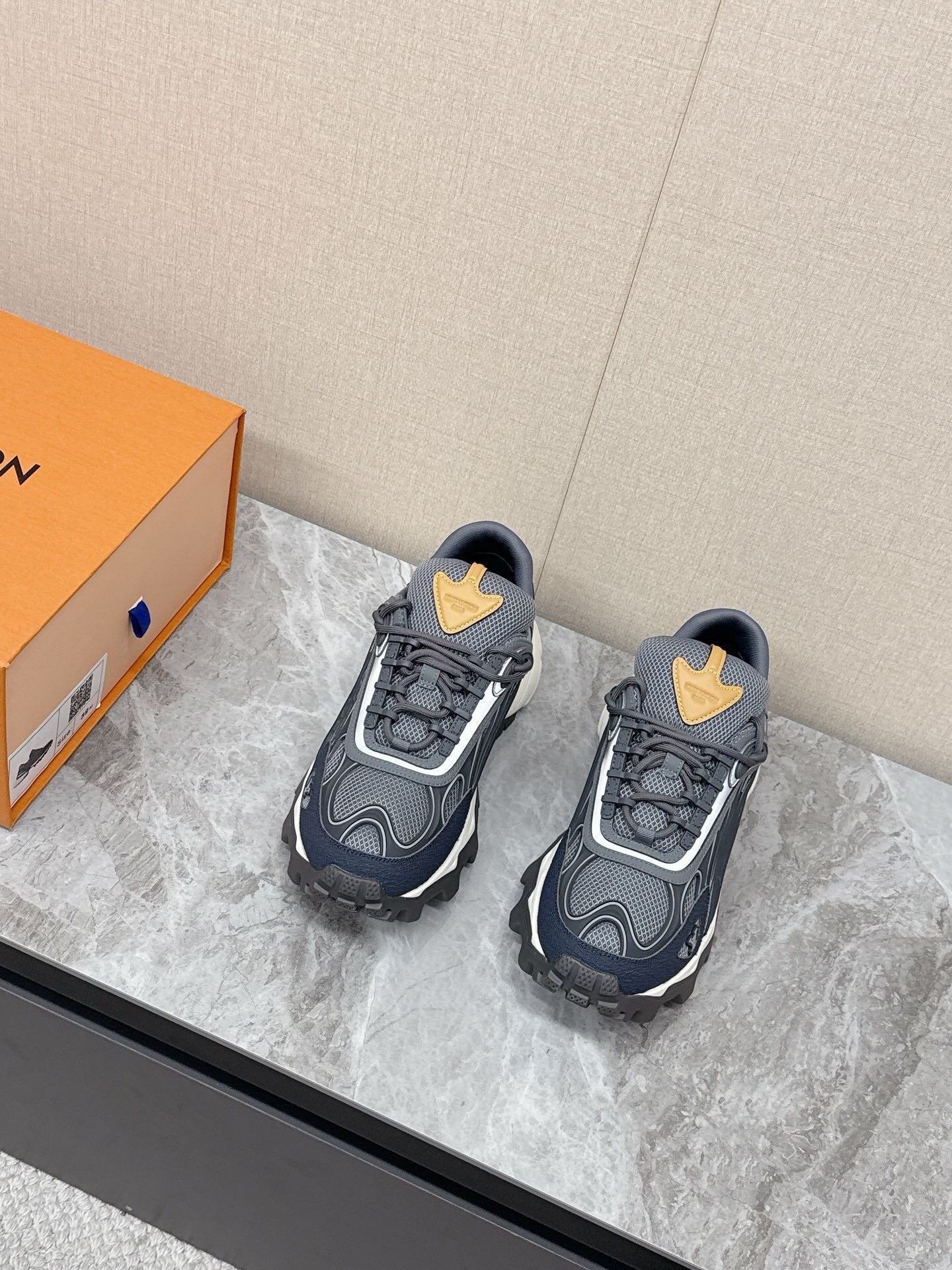 LV Monogram Runner AS00440 - Wolvess