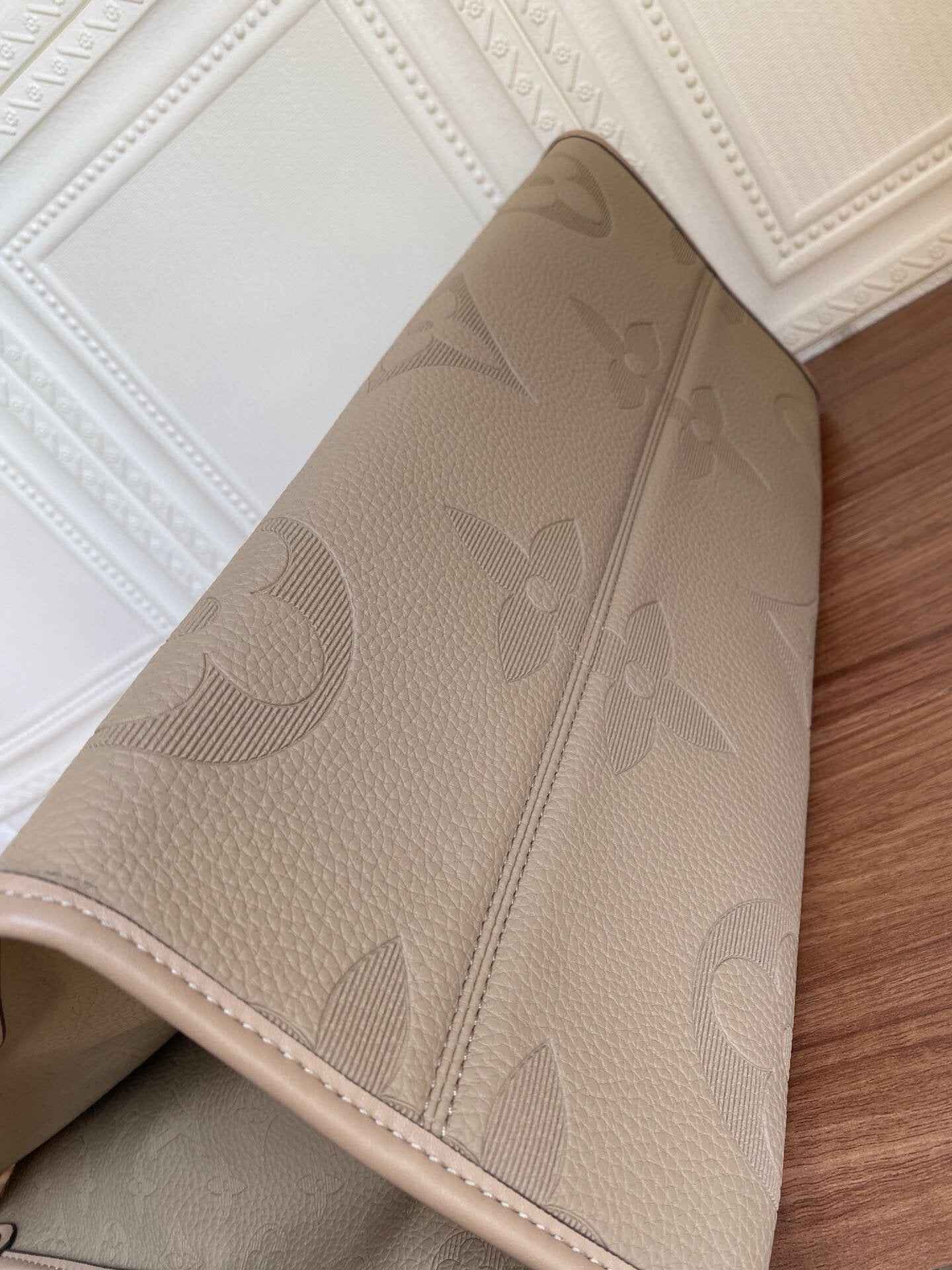 VL - Luxury Edition Monogram Bags LUV 458