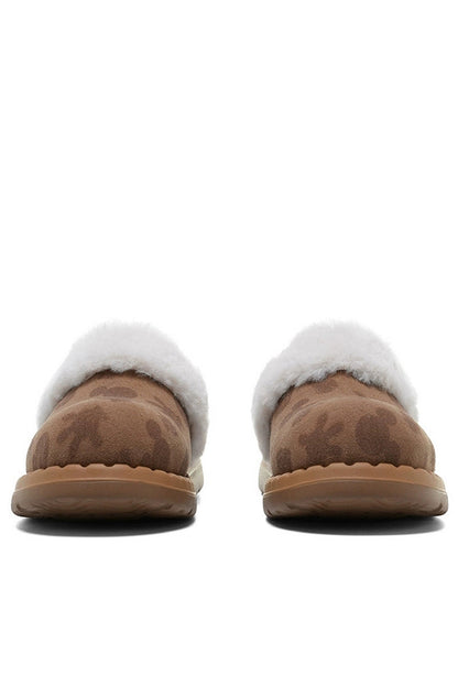 Mickey Pattern Fuzzy Slippers Brown - Wolvess