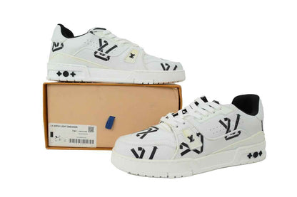 LV ARCH Light Sneaker