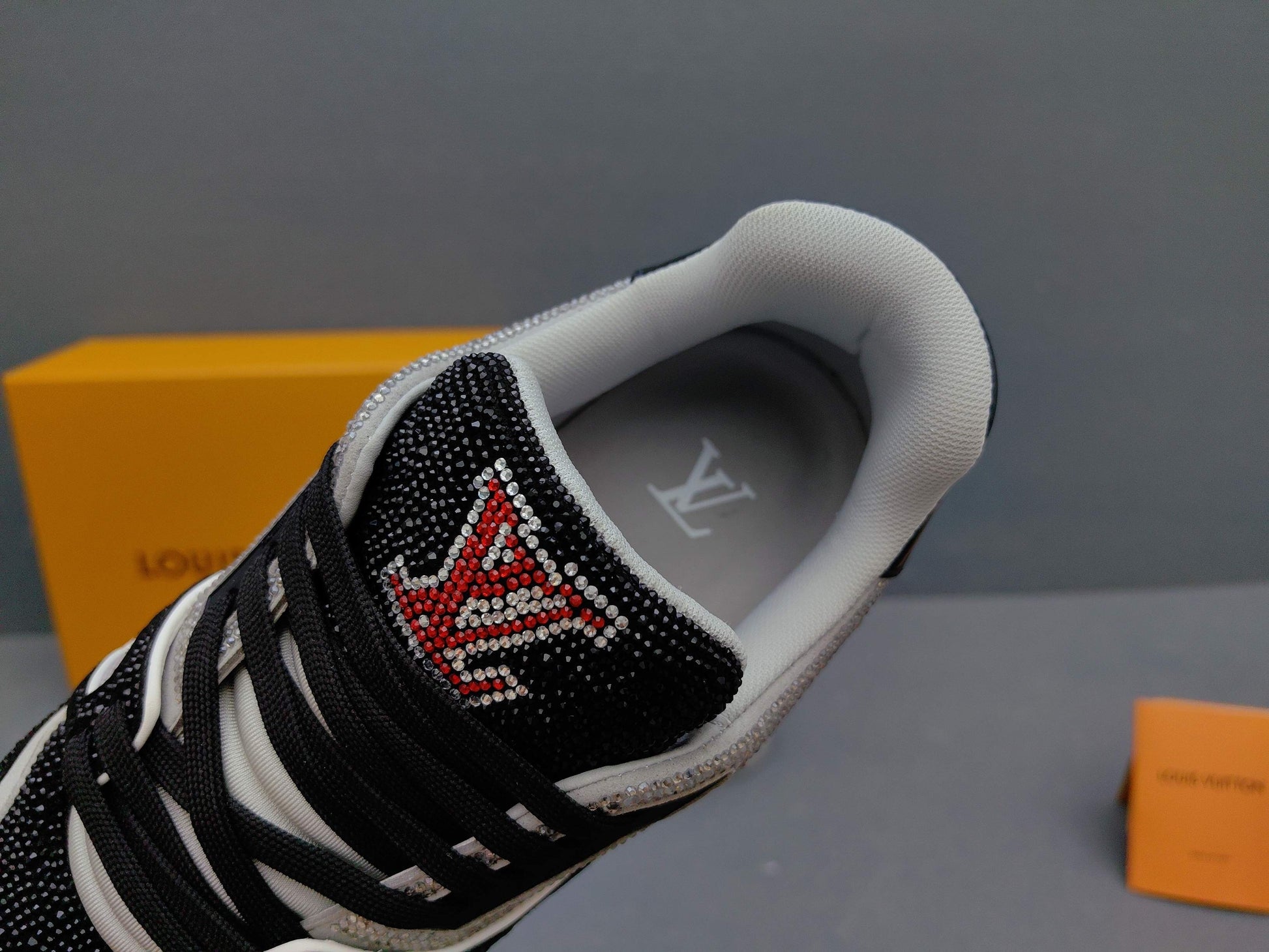 Virgil Abloh x LV Monogram Sneakers AS00400-03 air force 1 low