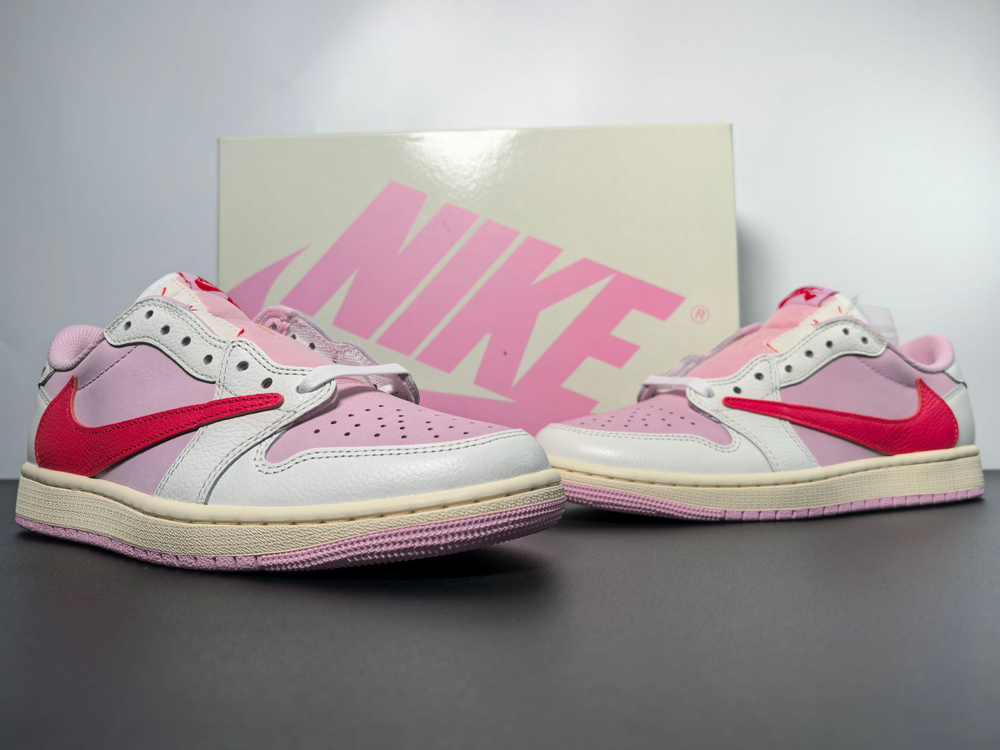 Travis Scott × AJ1 Low "Shy Pink" air jordan
