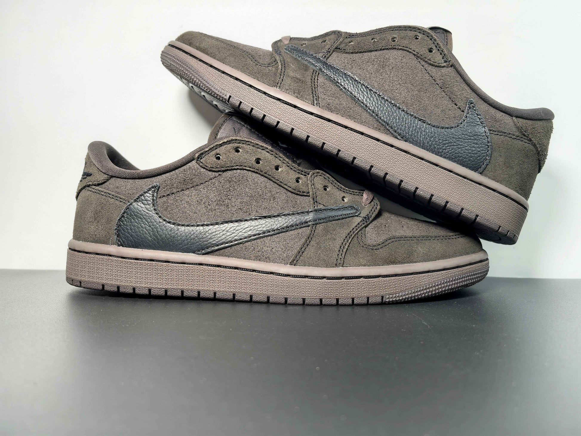 Custom Travis Scott x Air Jordan 1 Low OG “ DM7866-202