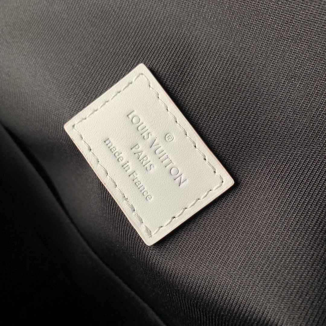 M21391 DISCOVERY BACKPACK PM Monogram Eclipse 40cm black