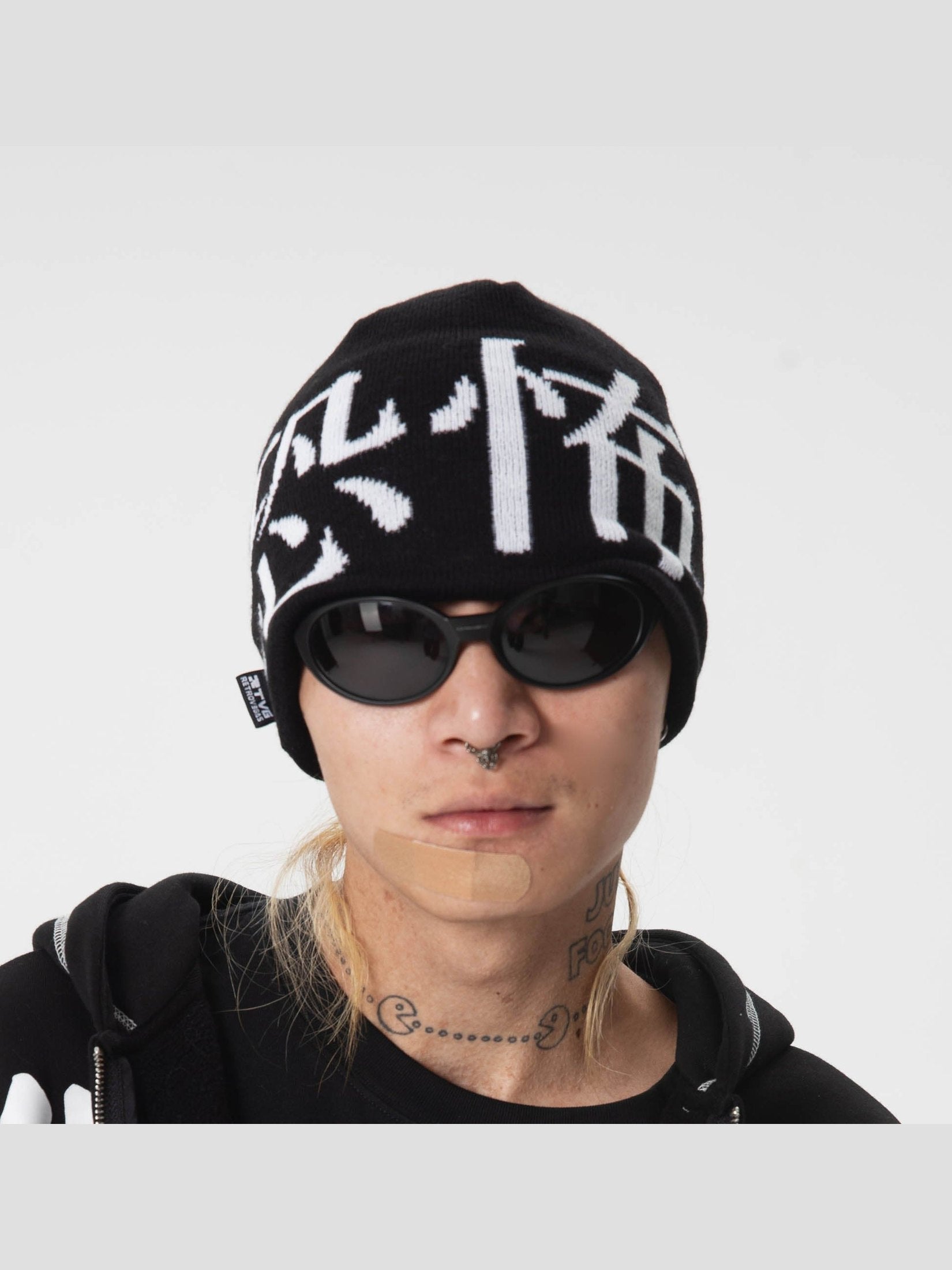 Gothic Rune Beanie - Wolvess