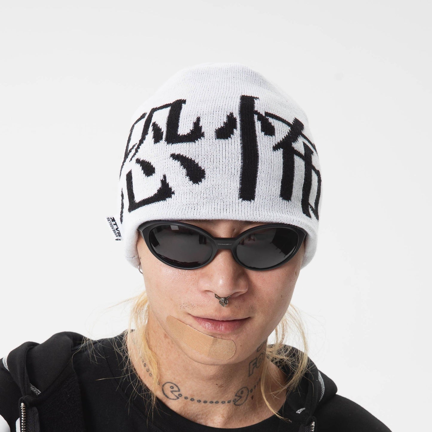 Gothic Rune Beanie - Wolvess