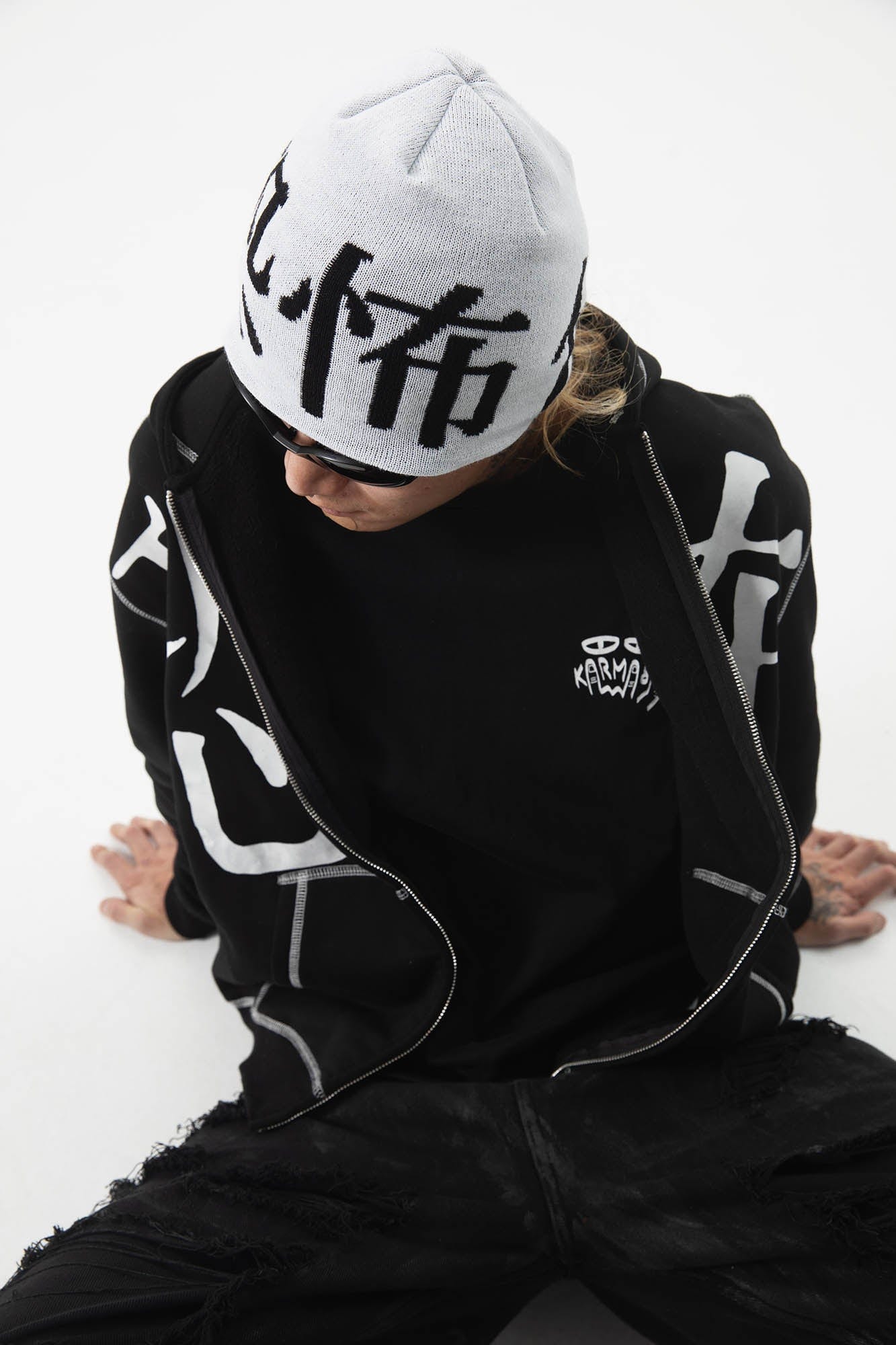 Gothic Rune Beanie - Wolvess