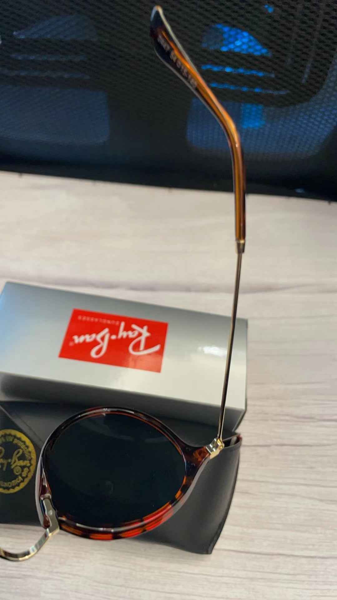 Men's and women's accessories R-B 2447